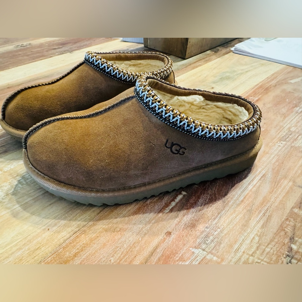 Girls tasman uggs kids size 4